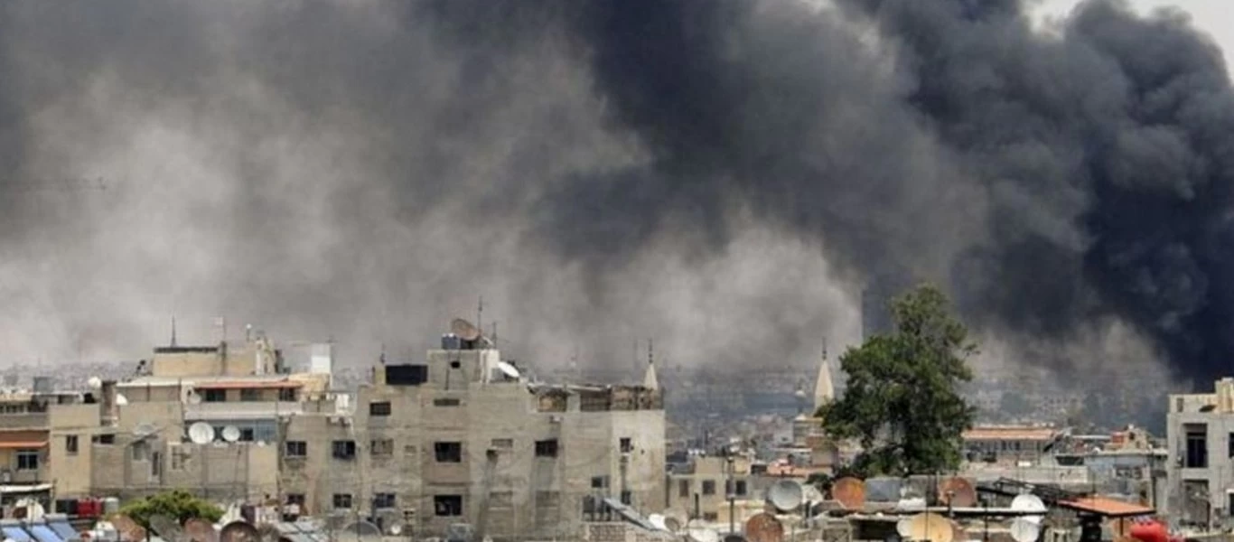 Έγινε η «νύχτα μέρα» στη Δαμασκό μετά από ισχυρή έκρηξη πυραύλου - Νεκροί και τραυματίες (βίντεο)